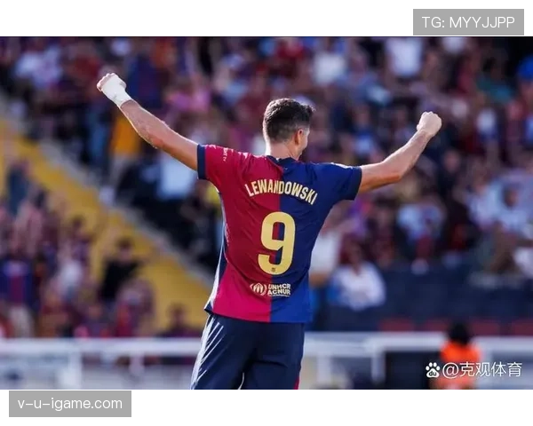 莱万多夫斯基从波兰联赛射手到世界顶级中锋的生涯跃迁路径解析