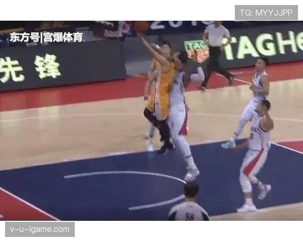 龚翔宇赛场像战士，生活照却拎着大牌包在外卖小店吃饭，这反差太上头了