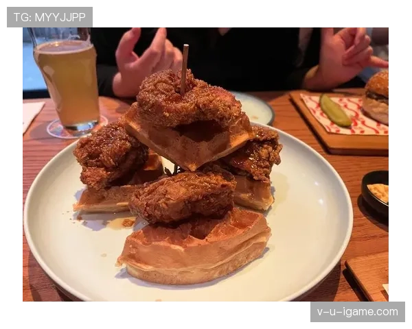 梅根·拉皮诺赛后直接拎着啤酒坐路边啃汉堡，这松弛感谁懂啊